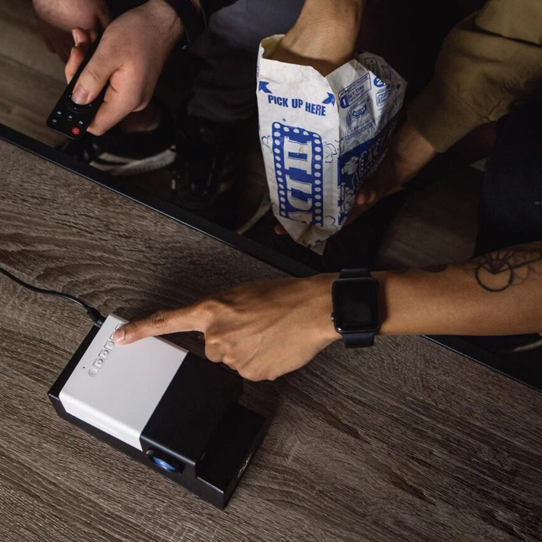 ULTRA PORTABLE POCKET PROJECTOR