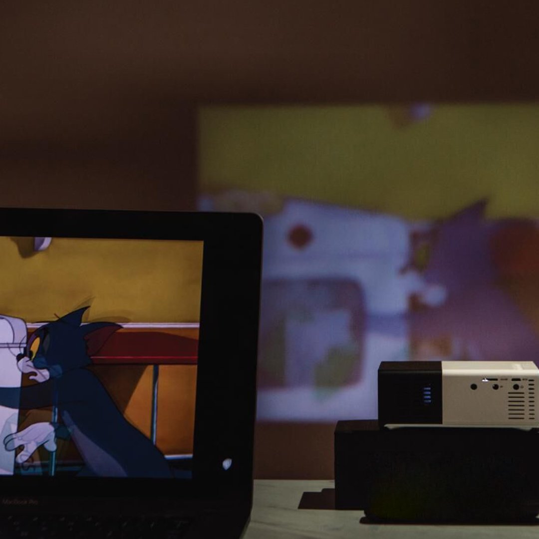 ULTRA PORTABLE POCKET PROJECTOR