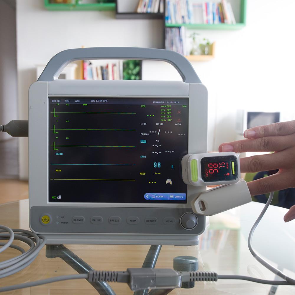 New!! Finger Pulse Oximeter With Case Fingertip Oximetro de pulso de dedo LED Pulse Oximeters Saturator Pulsioximetro
