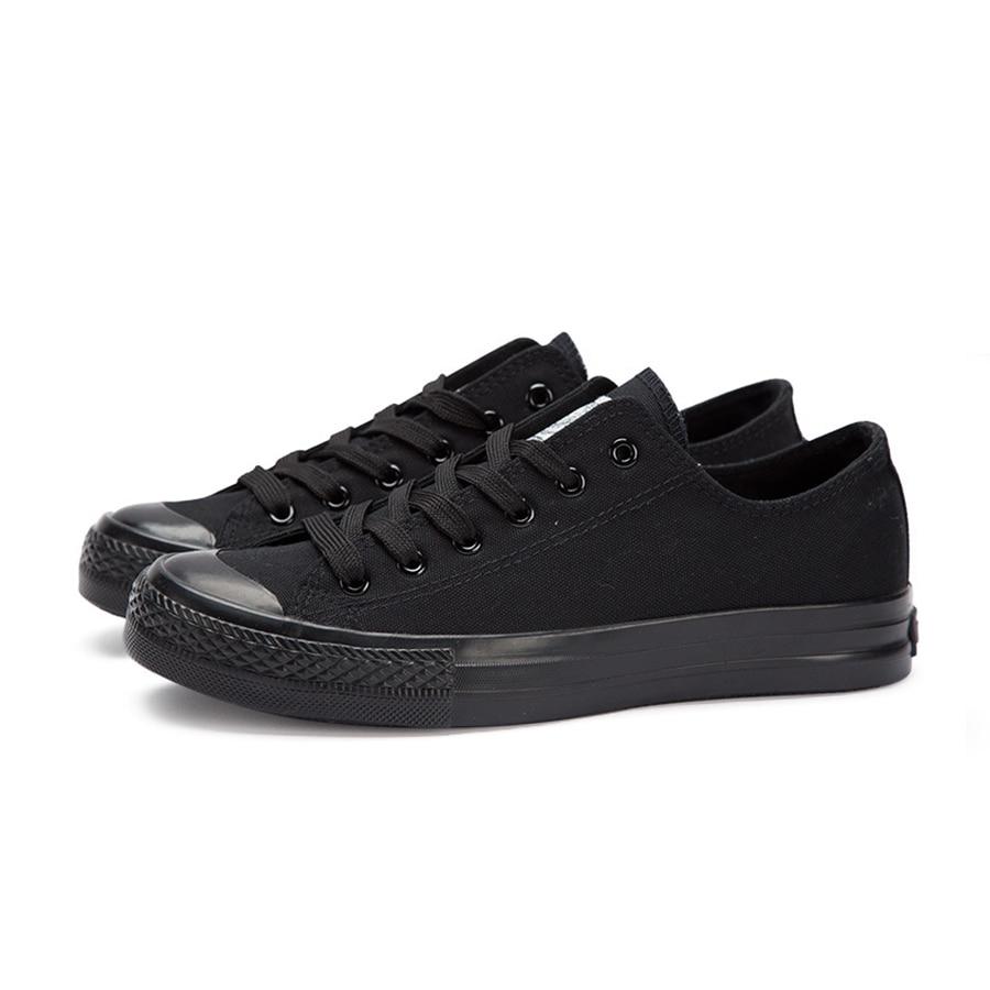 Classic pure black canvas shoes