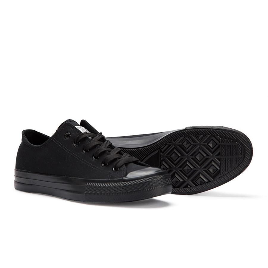Classic pure black canvas shoes