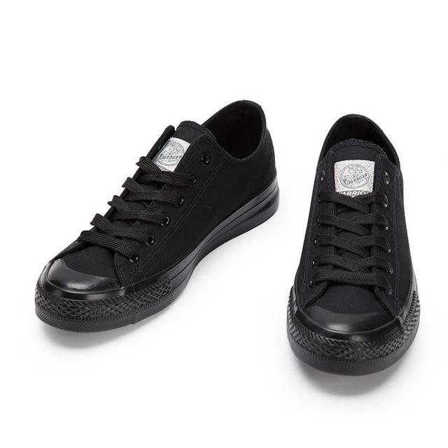 Classic pure black canvas shoes